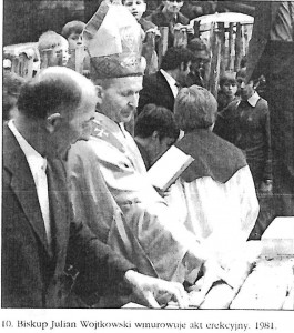 wmurowanie_aktu_erekcyjnego